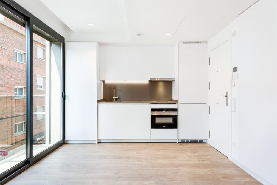 Barcelona city center apartment building (17)