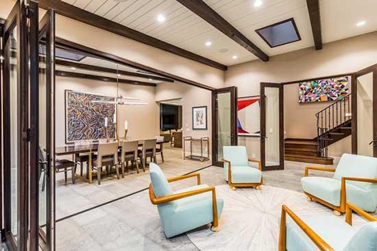 Interior Bi-Fold Door Separate Living Room and Dinding Room