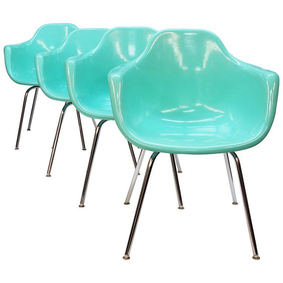 Set Of 4 Ki Krueger International Chairs