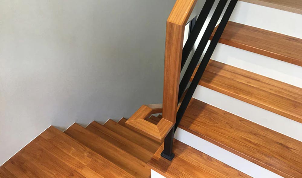 Luxury-Vinyl-Planks-(LVP)-on-Stairs