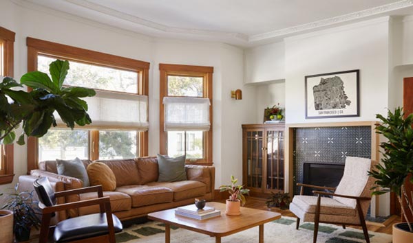 Decorate-a-living-room-into-a-common-room