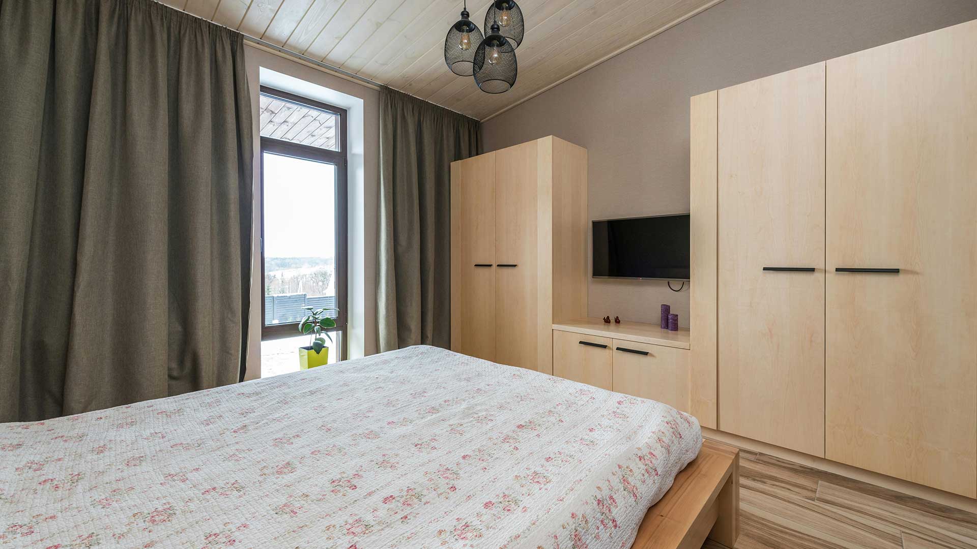 Wood Wardrobe Cabinet​​